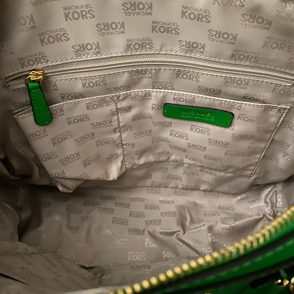 Michael Kors green purse. - Picture 8 of 9